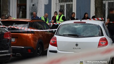 Трагедія у Житомирі: чоловік серед білого дня розстріляв колишню дружину та застрелився сам (ФОТО)