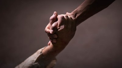 Біля Львова рятувальники допомогли чоловікові, який впав у підвал