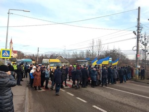 Протестувальники перекрили трасу «Львів Шегині»: що вимагають