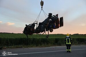 Рятувальники деблокували тіла 7 з 14 загиблих у ДТП на Рівненщині (ФОТО)