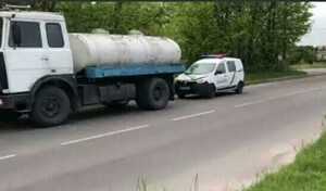 У Червонограді водій вантажівки в’їхав у поліцейське авто