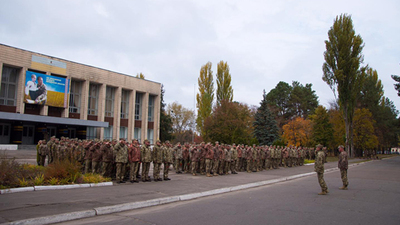 З навчального центру "Десна" втекли шість вʼязнів у формі ЗСУ та зі зброєю