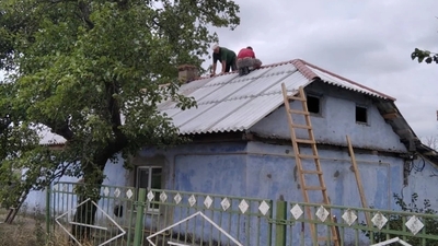 Тривають роботи з відновлення житла мешканців Херсонщини: підрядники зі Львівщини вже провели заміри