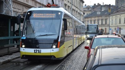 У Львові через негоду не курсує частина трамваїв