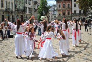 У Львові відзначають День Конституції України (фото, відео)