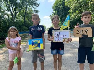 На Львівщині діти організували автомийку, і вже зібрали 21 тис. грн для ЗСУ (ФОТО, ВІДЕО)