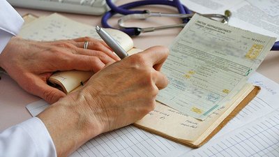 Кабмін посилив контроль за лікарняними та запровадив перевірки медвисновків