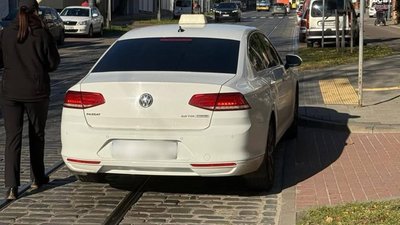 Нелегальні перевезення у Львові: під час рейду біля вокзалу виявили чотирьох порушників