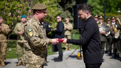 Президент нагородив майора зі Львівщини Володимира Душенка орденом «За мужність»