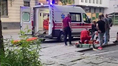 Неповнолітня дівчина у Львові травмувалася після падіння з електросамоката: її госпіталізували