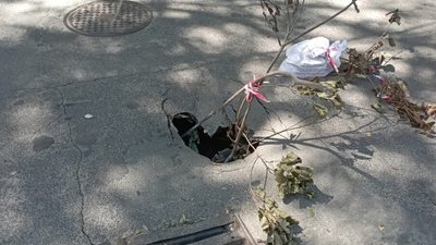 У Львові на дорозі утворилась яма