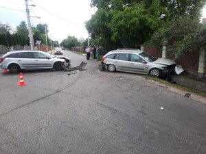 ДТП з потерпілими на Львівщині: не поділили дорогу два «Renault»