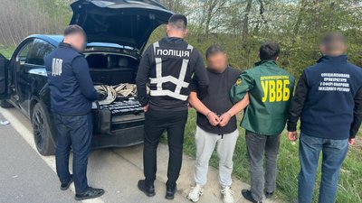 Силовики затримали колишнього військовослужбовця, який організовував втечу військовим з частин на Львівщині