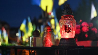 У суботу у Львові одночасно запалять лампадки на полях Почесних поховань воїнів