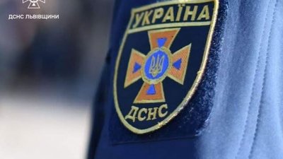 У Шептицькому рятувальники знімали 90-річну бабусю з балкона