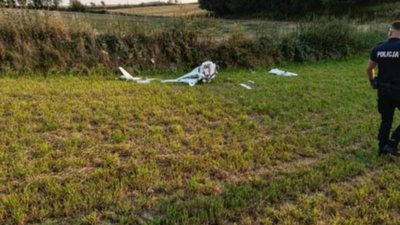 За 50 км від українського кордону у Польщі впав неідентифікований безпілотник (ФОТО)