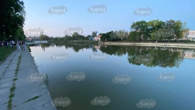 У Львові з озера підняли тіло невідомого чоловіка (ФОТО, ВІДЕО)