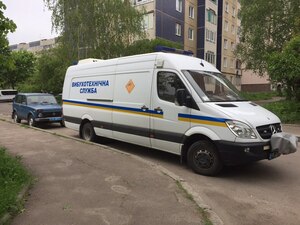 Правоохоронці перевірили повідомлення про замінування школи та готелів у Львові (ФОТО)