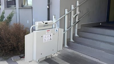 У Львові з початку року встановили 54 підйомники для людей з інвалідністю