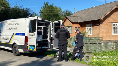 На Львівщині молодий хлопець вбив пенсіонерку та наніс ножові поранення її сину