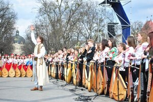 Як у Львові встановлювали національний рекорд в честь Тараса Шевченка (фоторепортаж)