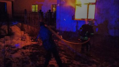 На Львівщині пожежа знищила дерев’яний будинок