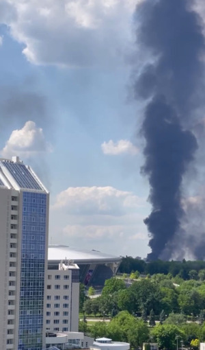 У Донецьку злетів у повітря склад боєприпасів: місто здригається від вибухів (ФОТО, ВІДЕО)