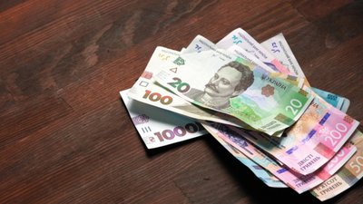 Зарплати українців повільно, але зростають, – НБУ