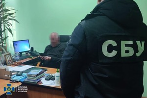 Високопосадовця регіональної філії Львівської залізниці затримали «на гарячому» при вимаганні хабаря (ФОТО, ВІДЕО) 