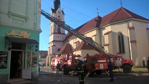 У багатоквартирному житловому будинку на Львівщині сталася пожежа (фото)