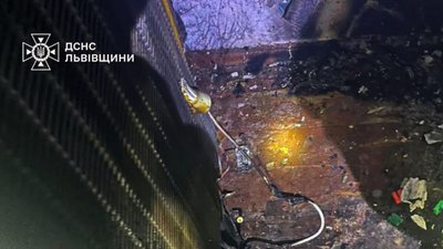 У Львівській області сусіди врятували пенсіонера з палаючої квартири