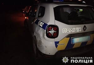 На Тернопільщині п'яний водій в'їхав в авто патрульних, коли ті складали протокол щодо іншого п’яного водія (ФОТО)