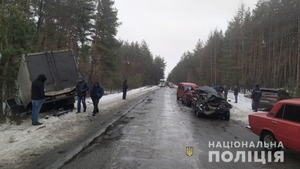 В Україні сталася масова ДТП: зіштовхнулися п’ять автомобілів (ФОТО)