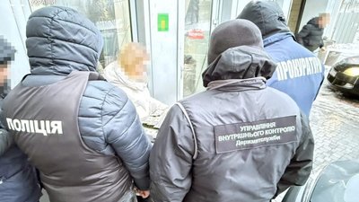 У Львові судитимуть чоловіка за спробу підкупу митника