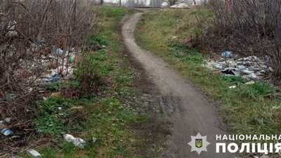 На смітнику у Полтавській області знайшли немовля: у поліції повідомили, в якому стані дитина