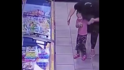 На Миколаївщині бабуся побила 3-річну онуку в супермаркеті
