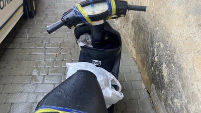 Оперативно повернули власникові: у Самборі поліція викрила 62-річного викрадача скутера