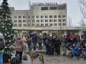 Уперше від вибуху на ЧАЕС: у Прип’яті встановили унікальну новорічну ялинку (фото)