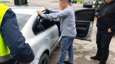 На Львівщині посадовця міськради викрили на хабарі за оренду землі