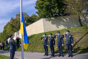 У Львові прикордонники підняли Державний Прапор