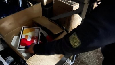 Прикордонники затримали велику партію контрабандних гаджетів
