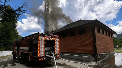 У Львівській області горіла будівля