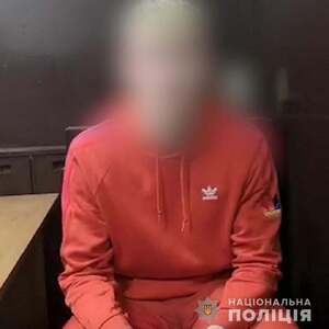 У Києві блогер заради відео вдарив поліцейського тарілкою з вершками (відео)