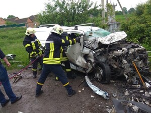 На Тернопільщині не розминулися "MAN" та "Mitsubishi": троє людей загинуло (ФОТО)