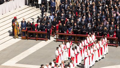 На похороні Папи Ватикан порушив протокол заради Зеленського