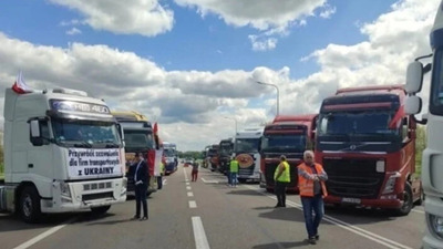 Знову заблоковано рух вантажівок навпроти пункту пропуску «Медика – Шегині»