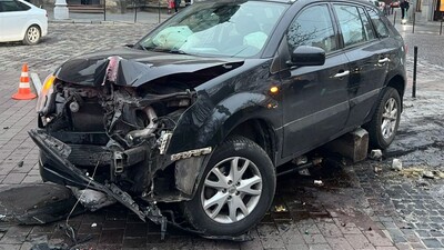 Помер водій автомобіля, який скоїв ДТП у центрі Львова