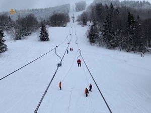 На Львівщині зупинився крісельний витяг