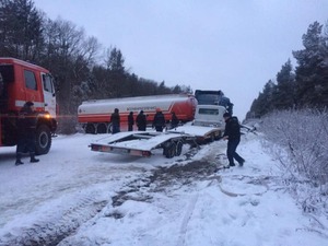 Поліцейські затримали водія автоцистерни, причетного до потрійного ДТП