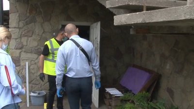 Поліція показала кадри з місця моторошного вбивства біля Львова (ВІДЕО)